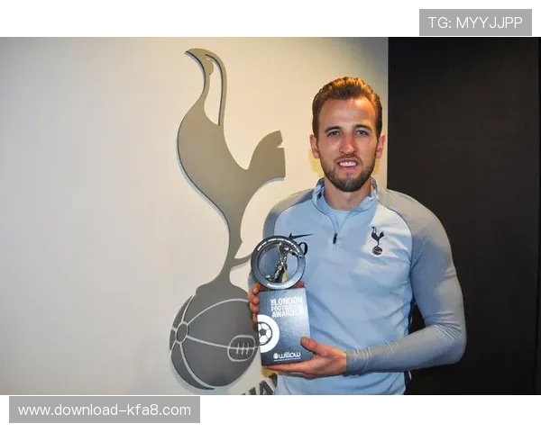 凯发足球官网首页足球明星专访和精彩瞬间回顾